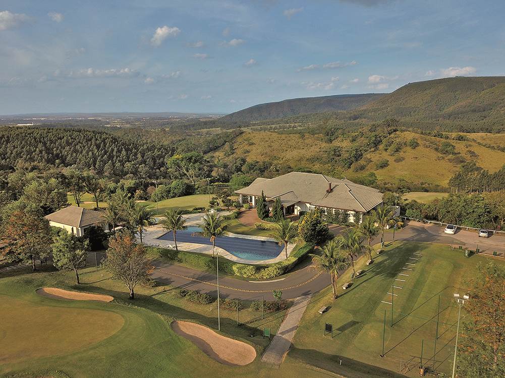 420.000m² de área verde, no pé da Serra do Japy